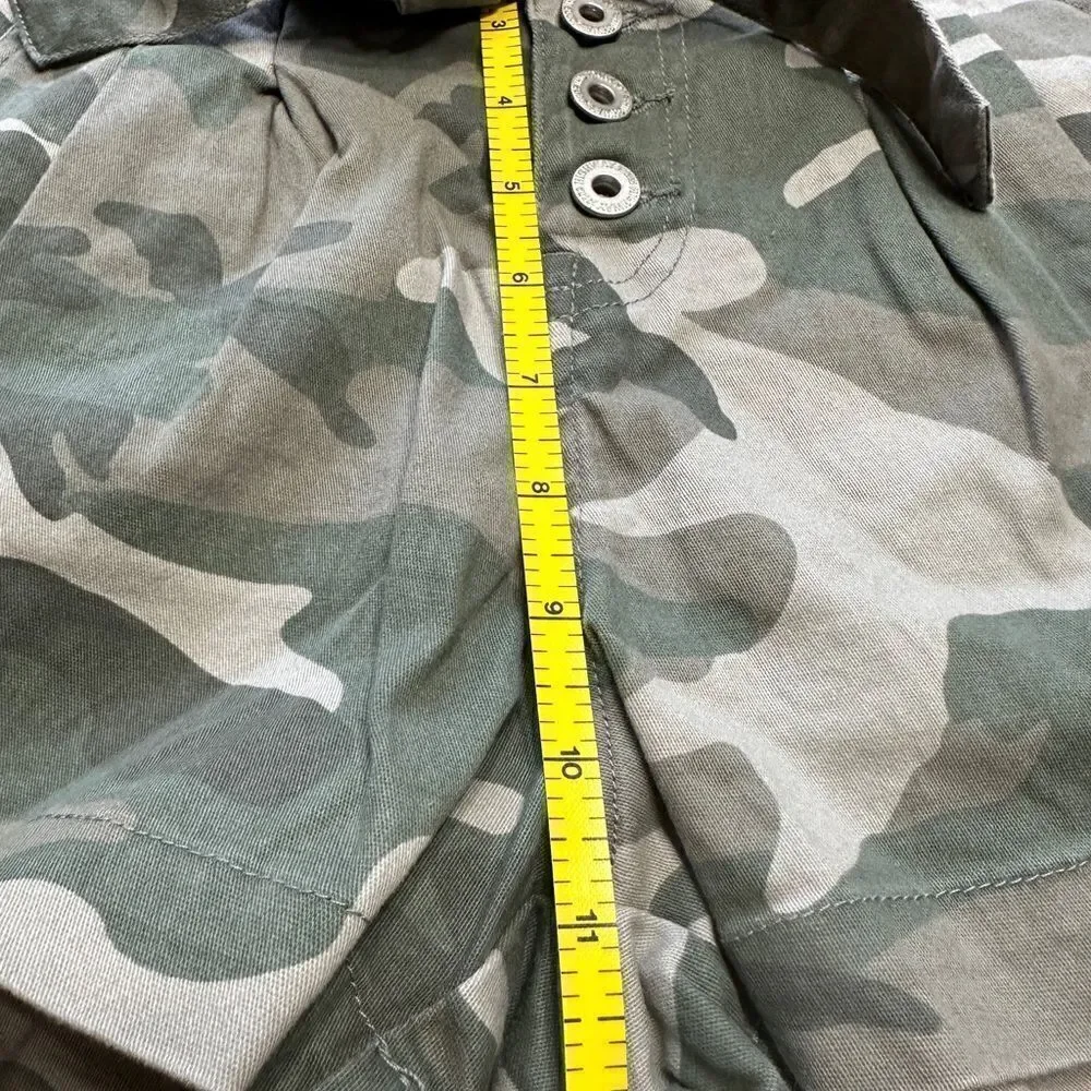 Highway jeans denim camo shorts with a tie belt. NWT. Size 3/4